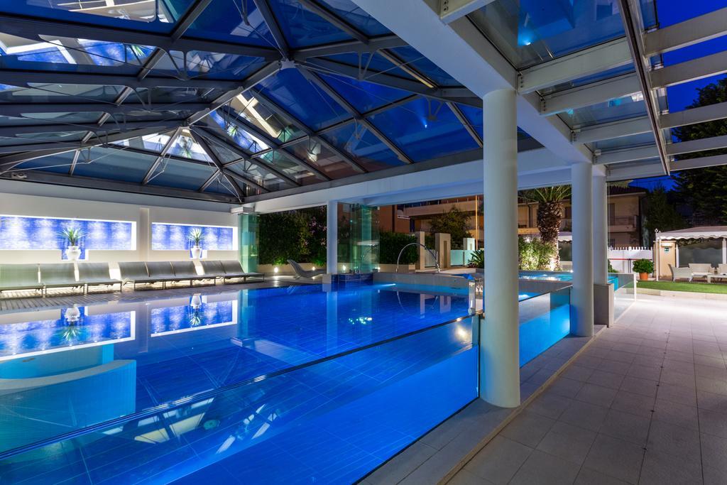 Hotel Luna Riccione E Aqua Spa Only Adults +12 Exterior foto