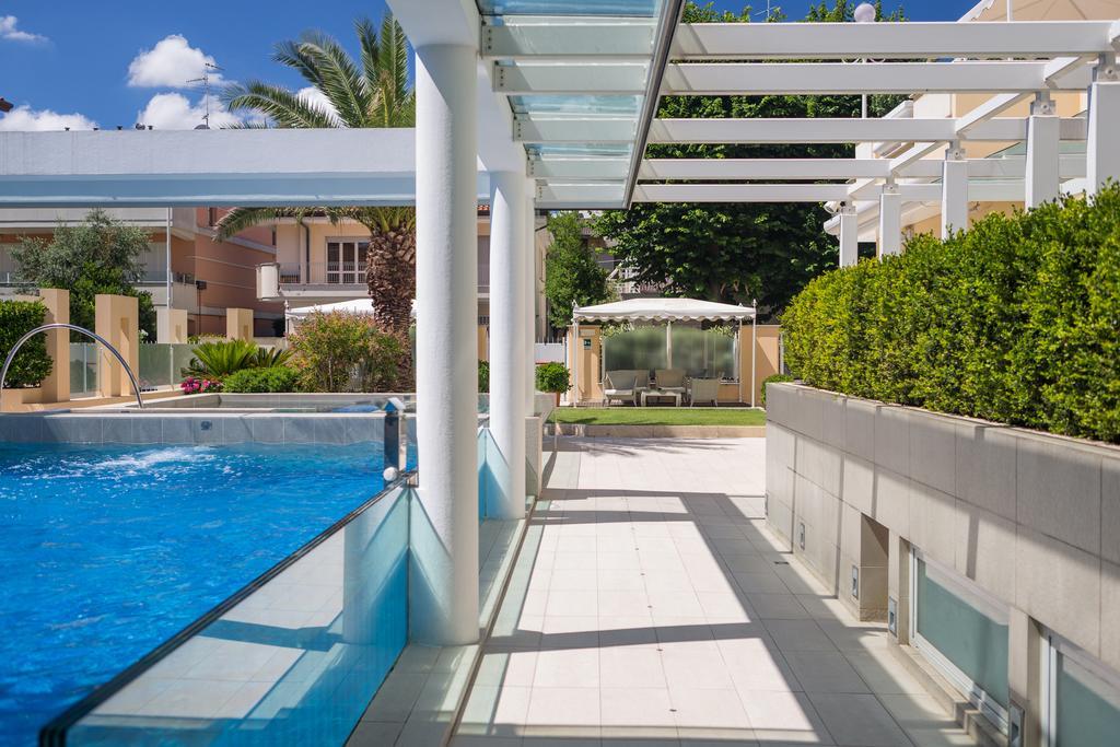 Hotel Luna Riccione E Aqua Spa Only Adults +12 Exterior foto